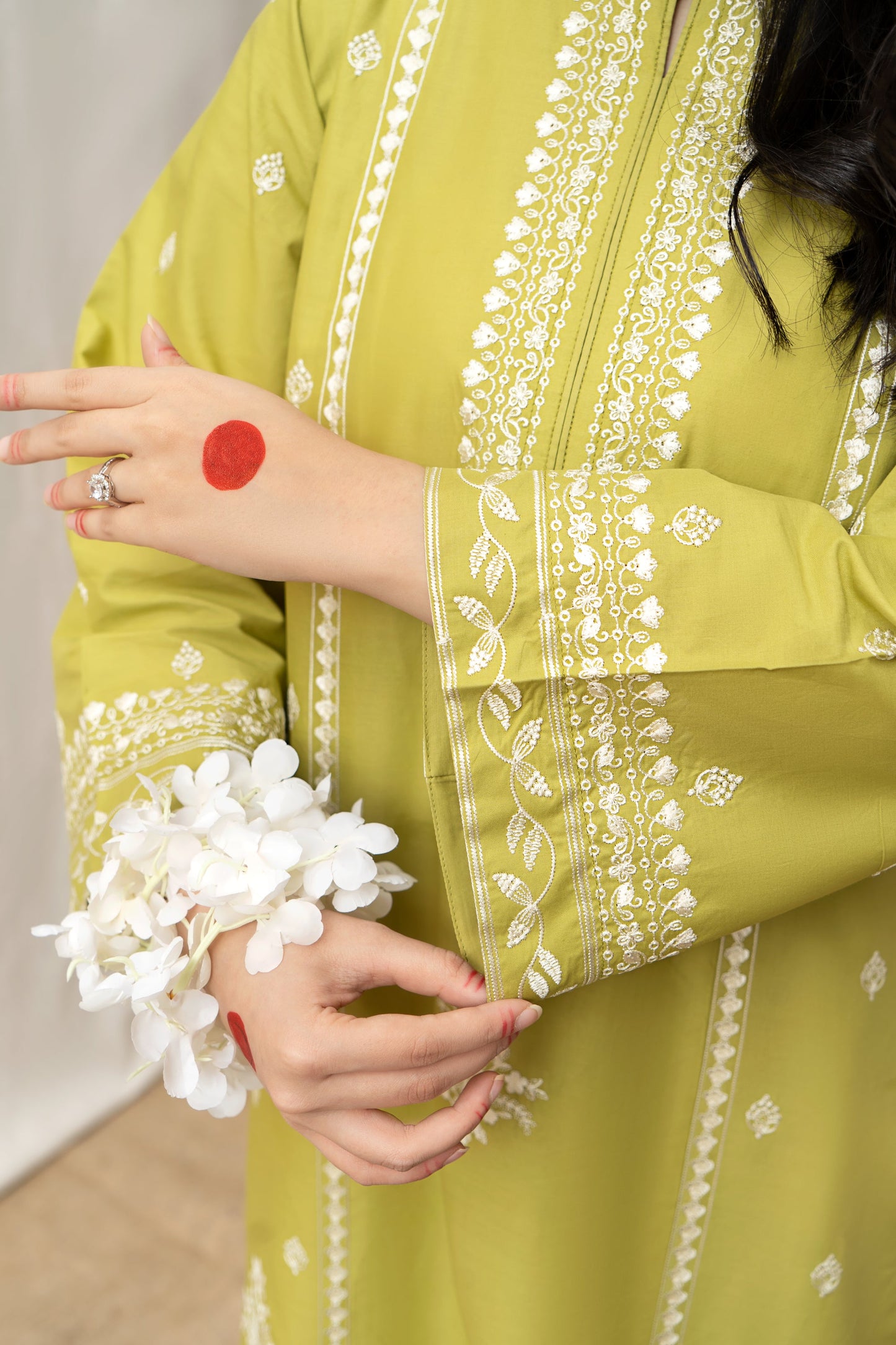 TOOR – Luxury Embroidered 3-Piece in DHANAK