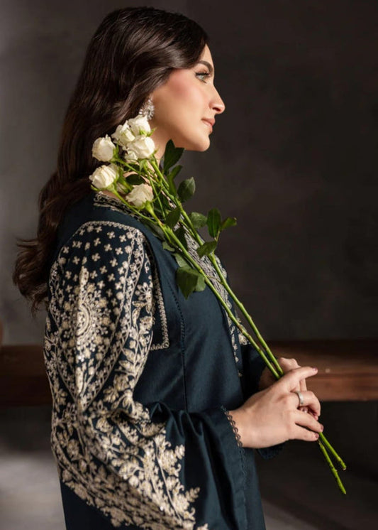 LAAM - 2 PIECE UNSTICED IN DHANAK seq emb