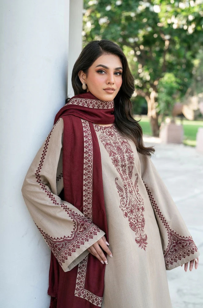 Baroque - Winter 3PC Dhanak Embroidered Suit -