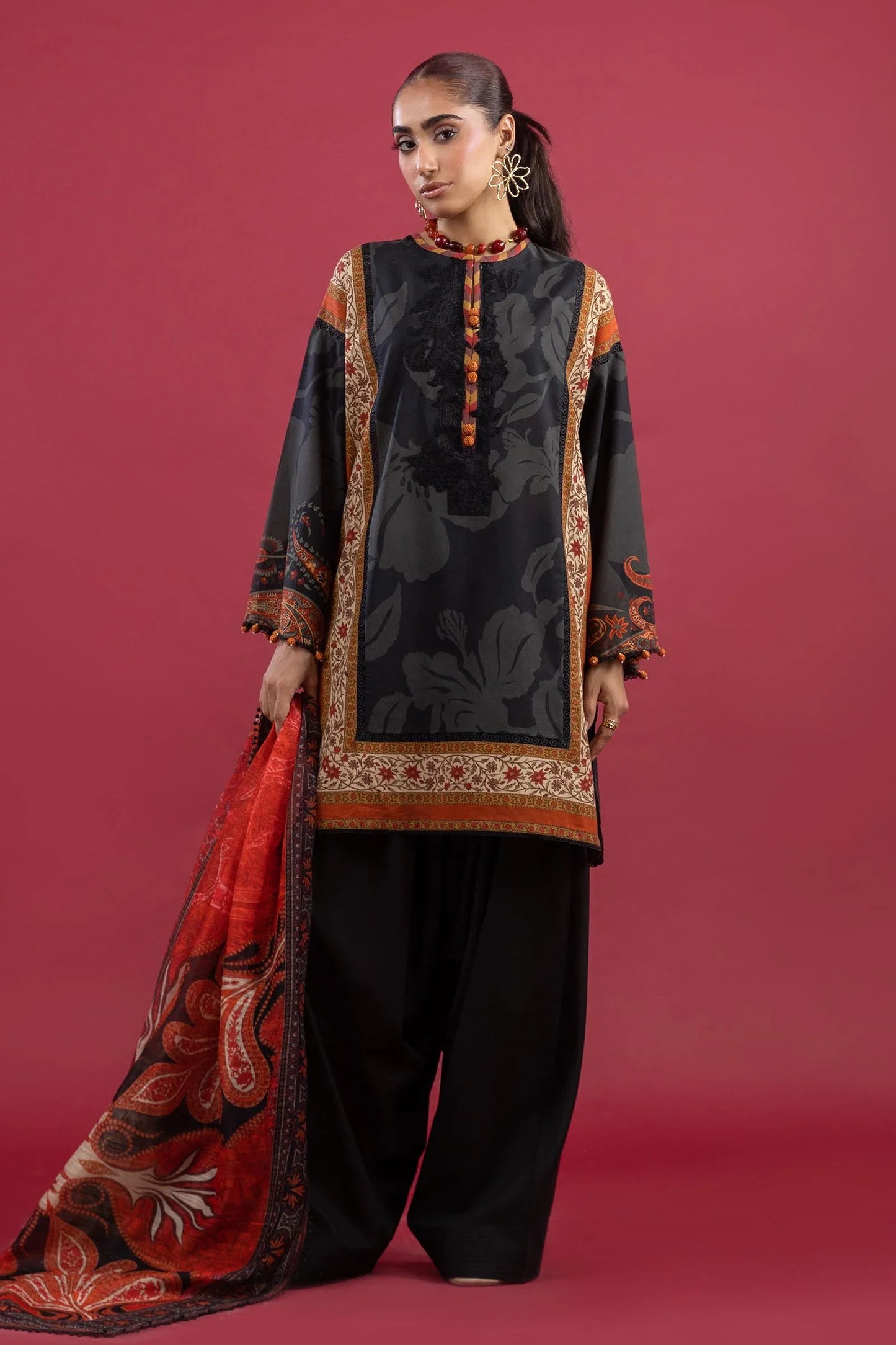 H253-001A-3DE – Mahay Black Lawn Set for UK Pakistani Women – Stitched & Styled