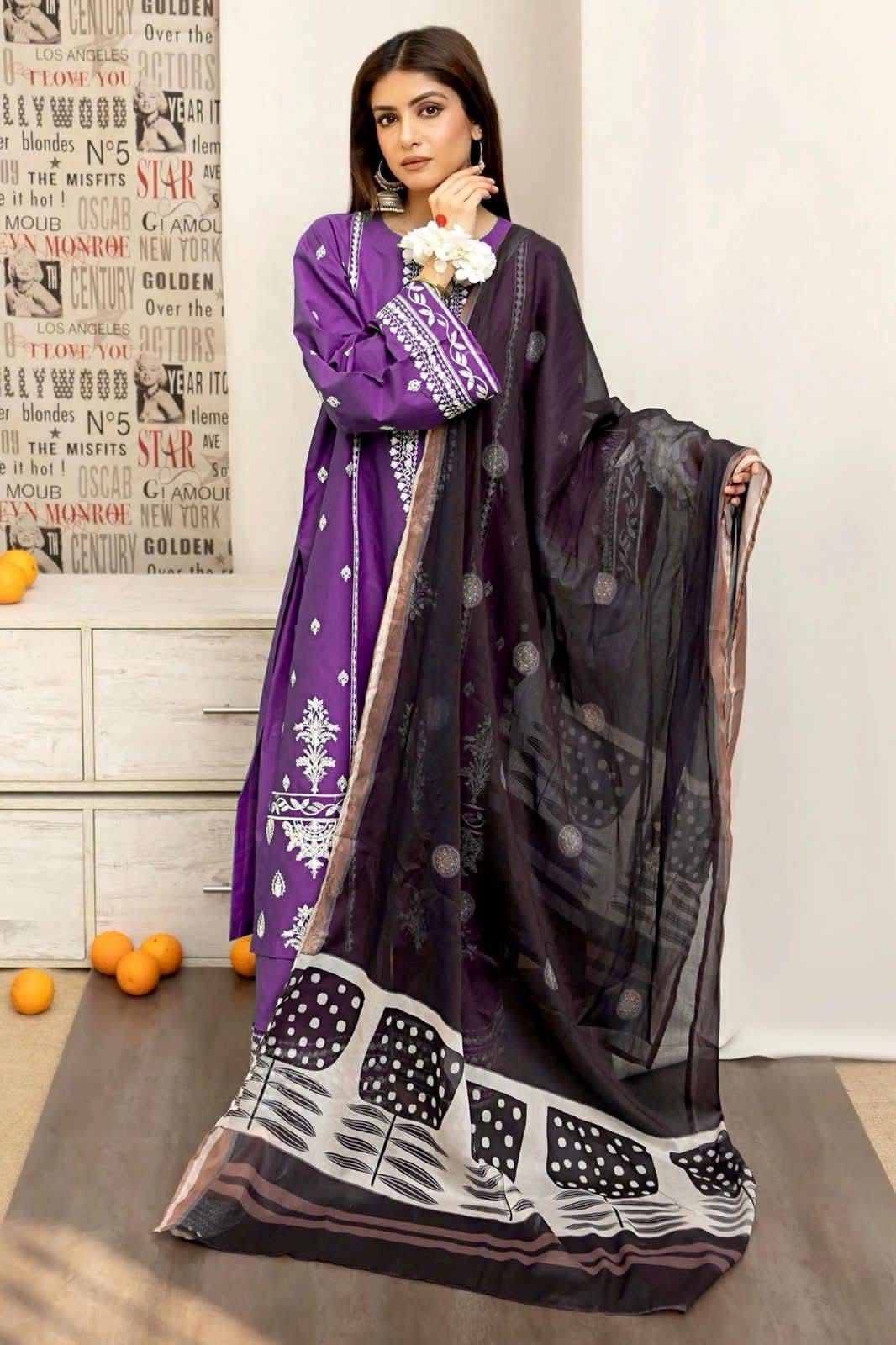 TOOR – Luxury Embroidered 3-Piece in DHANAK
